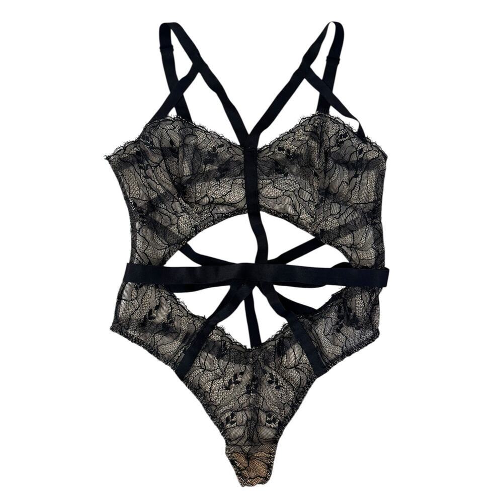 VICTORIA’S SECRET Strappy Bodysuit Chantilly Black Lace Teddy Size Large - Picture 2 of 8